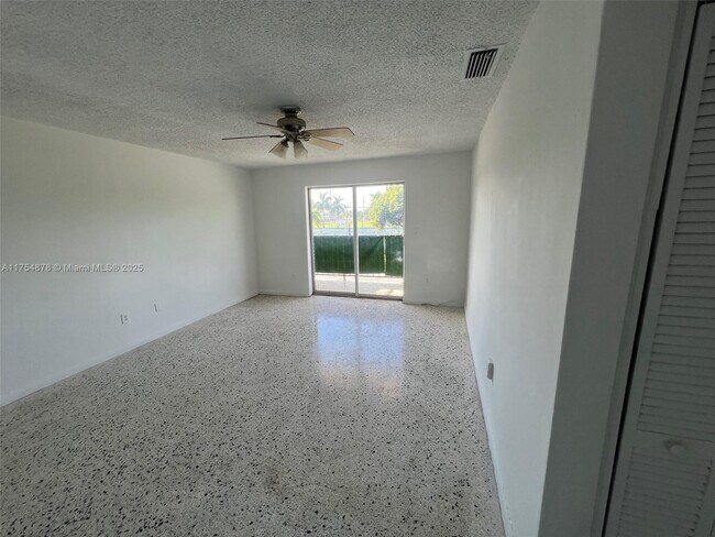 Photo - 887 W 29th St Unit 2