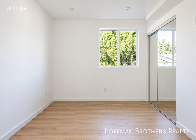 2681 1/2 Roseview Ave-