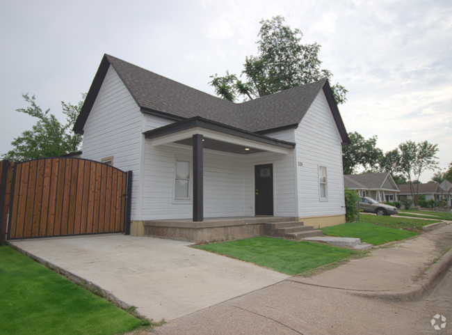 Building Photo - 1124 E Hattie St Rental