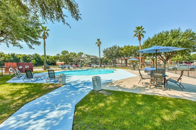 Photo - Woodglen Village