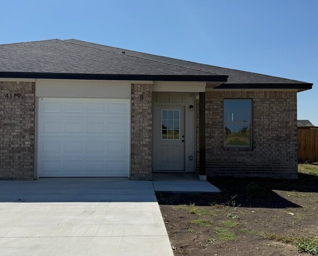 Building Photo - 4119 Long Creek Lane