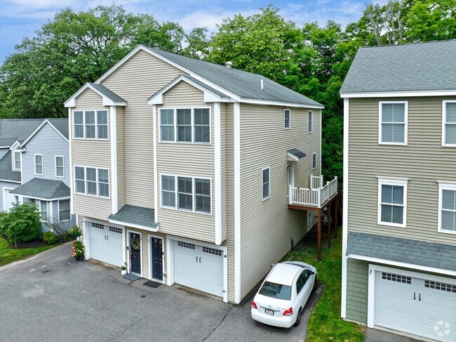 Building Photo - 8 High St Unit F2 Rental