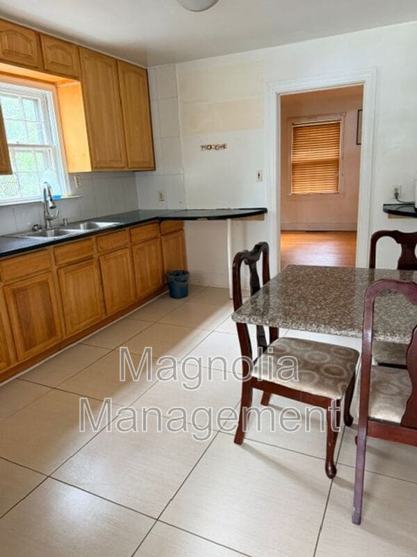 Photo - 1502 Oakdale Cir