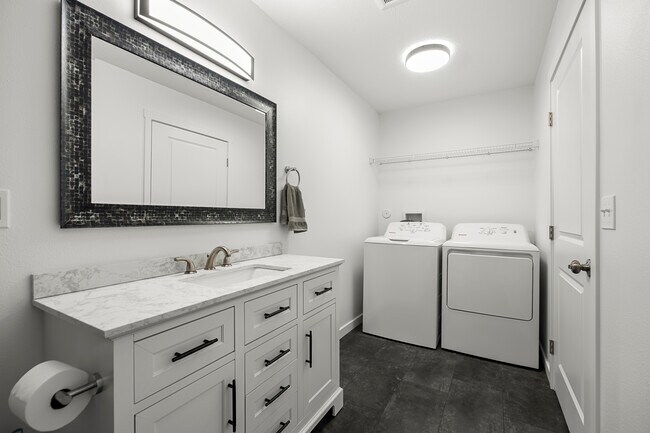 Photo - 140 Railroad Ave