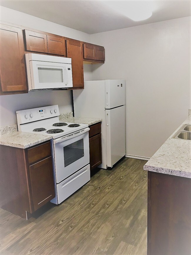 Photo - Apple Valley Apartments *New!*