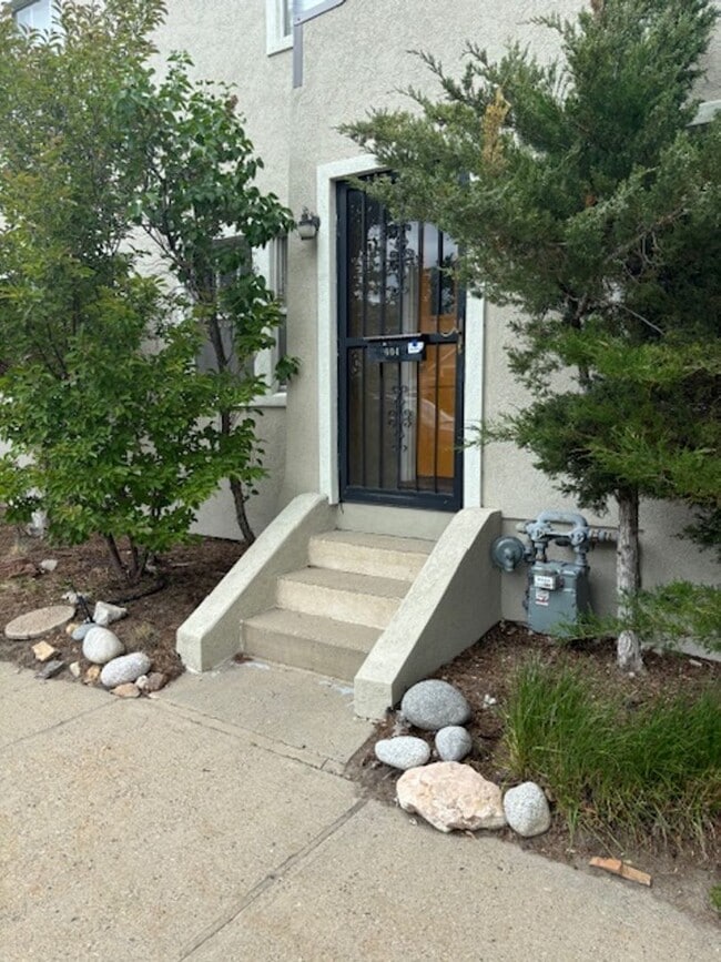 Photo - 604 W 13th St Apartment Unit 1