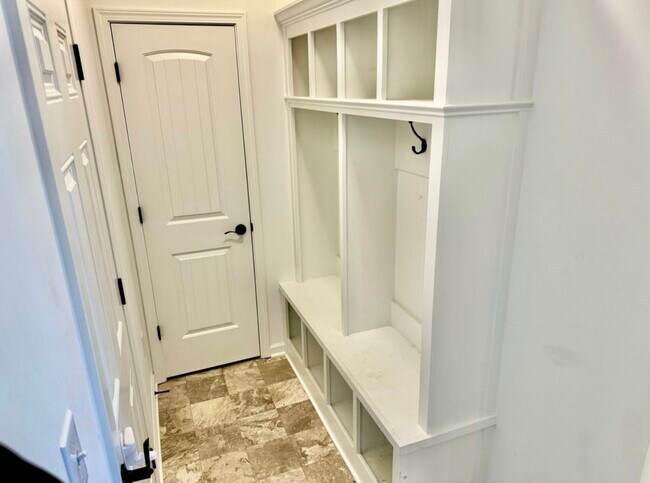 Photo - 13238 Landing Cir