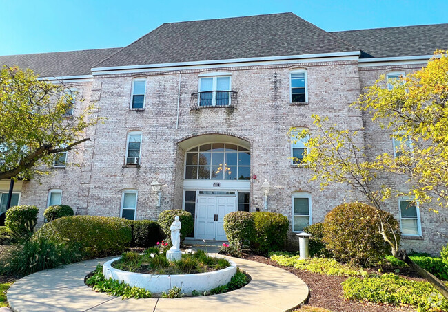 Building Photo - 5001 Carriage Way Dr Unit A211 Rental