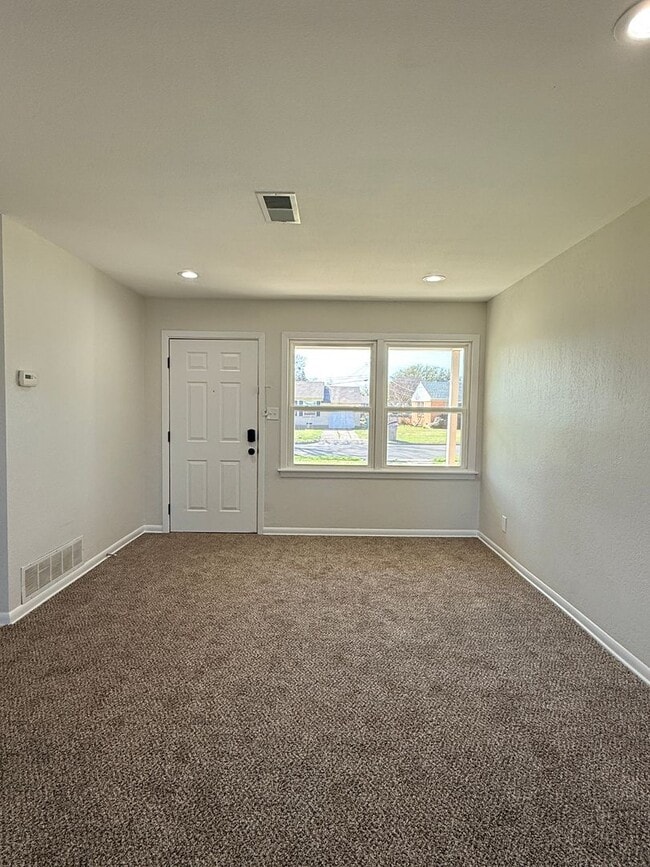 Photo - Bright & Clean 3 Bedroom 2 Bath