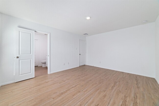 Building Photo - 7611 Cedar Birch Dr