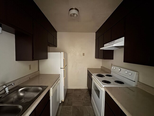 Photo - 4306 Lake Rd Unit 4