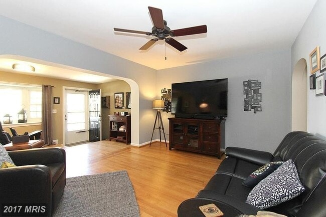 Photo - Wonderful Home in Great Arlington Location!