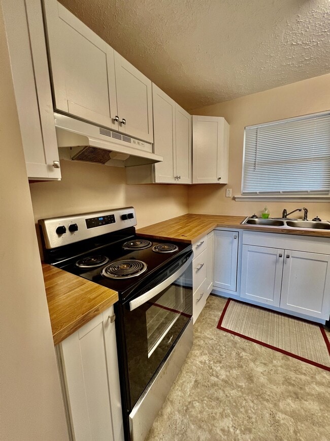 Photo - 10 Dorsey Ln