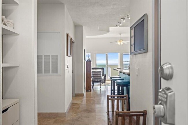 Building Photo - 9420 Seawall Blvd Unit 601