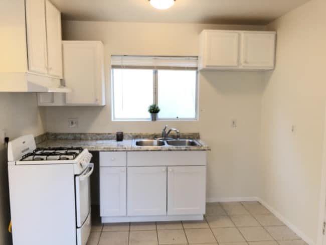 Photo - 638 Salem St Unidad A