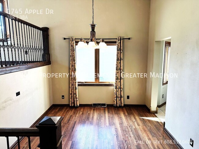 Photo - 1745 Apple Dr