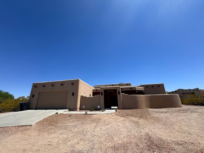 Photo - Gorgeous Fully Furnished rental on 1 acre,...