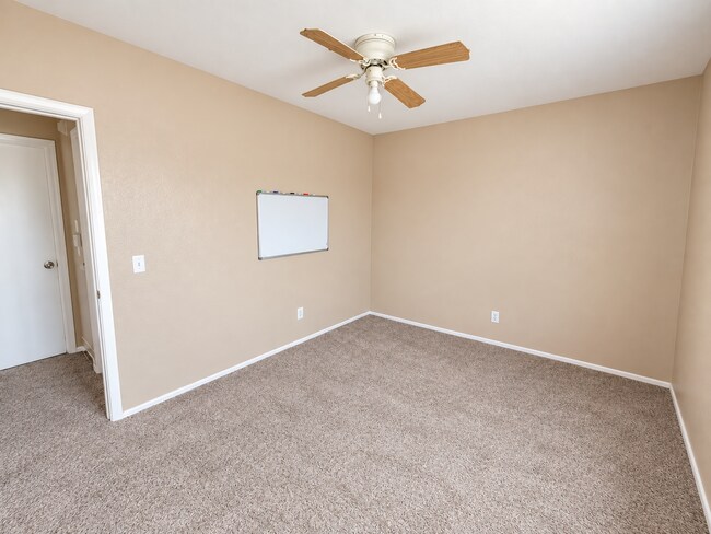 811 S 75 E St Unidad Room 4