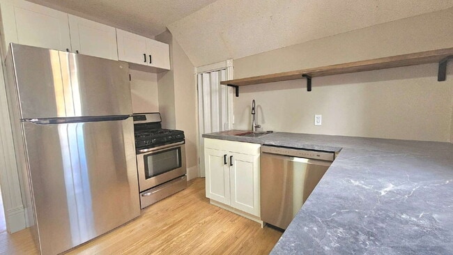 Photo - 3832 Harriet Ave