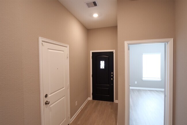 Photo - 7211 Songlark Lndg Ct
