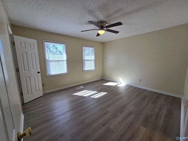 Photo - 11539 Jade Ln SE