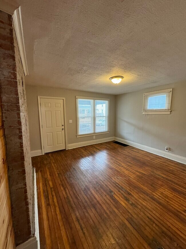 Photo - 151 E Woodrow Ave