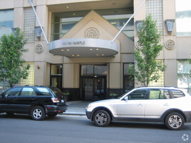 Building Photo - 111 W Maple St Unit 2807 Rental