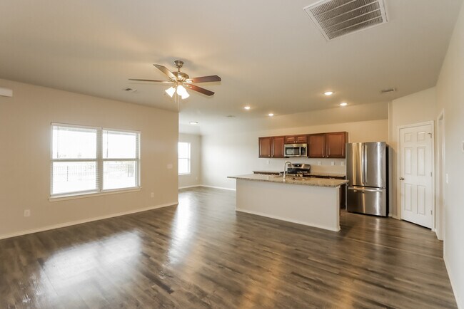 Photo - 7407 Wolf Creek Ln