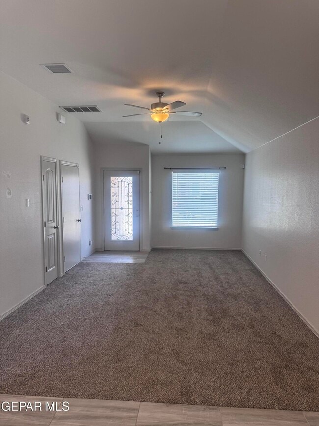 Photo - 5012 Marcella Santillana