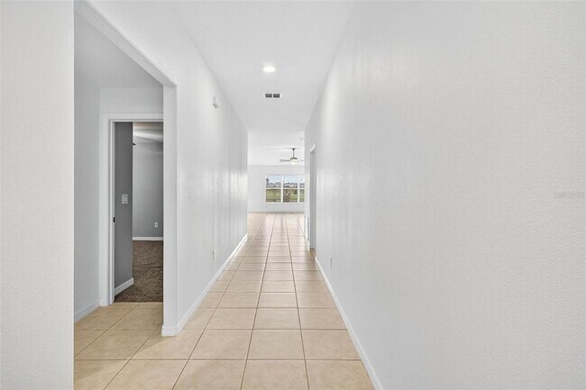 Photo - 9907 Branching Ship Trce