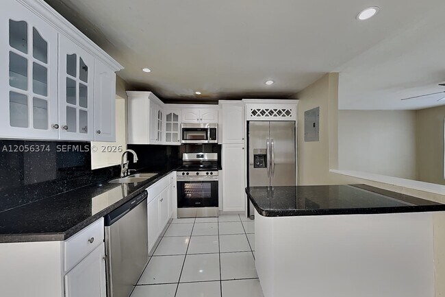 Photo - 2401 Jamaica Dr