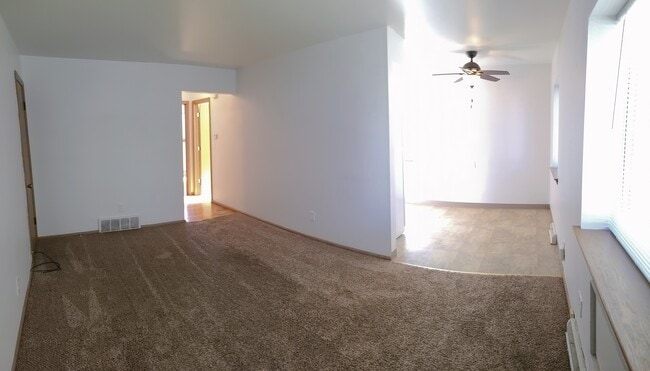 Photo - 617 E Homer St Unidad 4