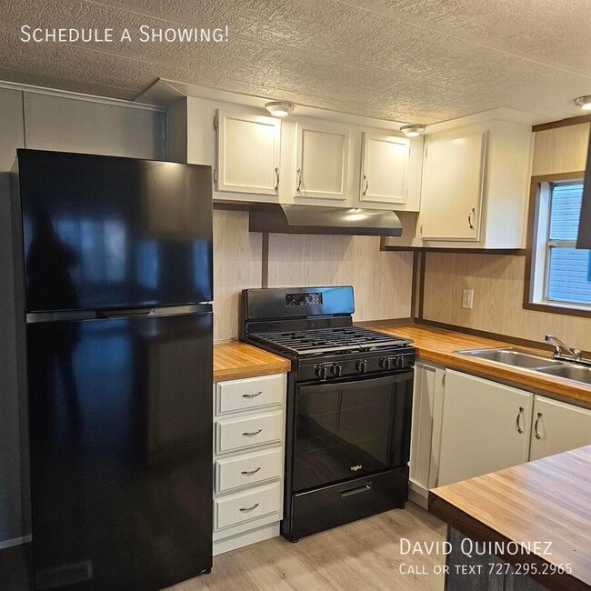 Building Photo - 5515 Squiredale-