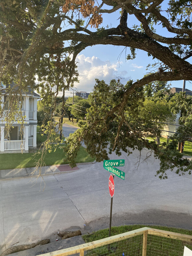 Photo - 400 Highlands St