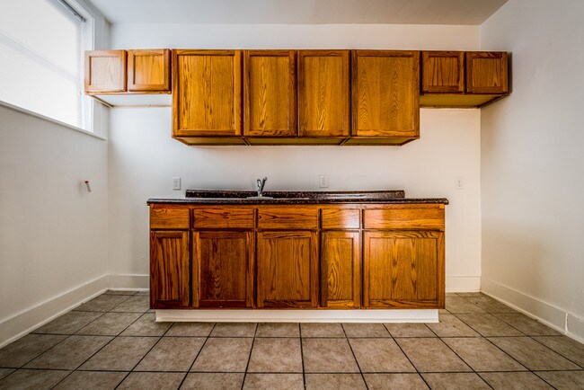 Photo - 8000 S Ellis Ave 947-55 E 80th St Chicago, IL 60619