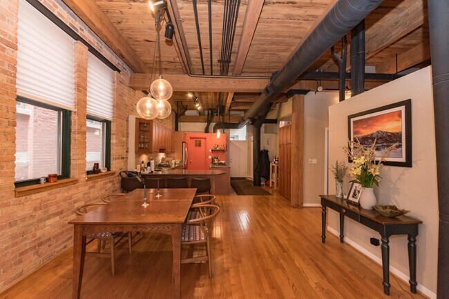 Photo - 1737 N Paulina St Unit 306