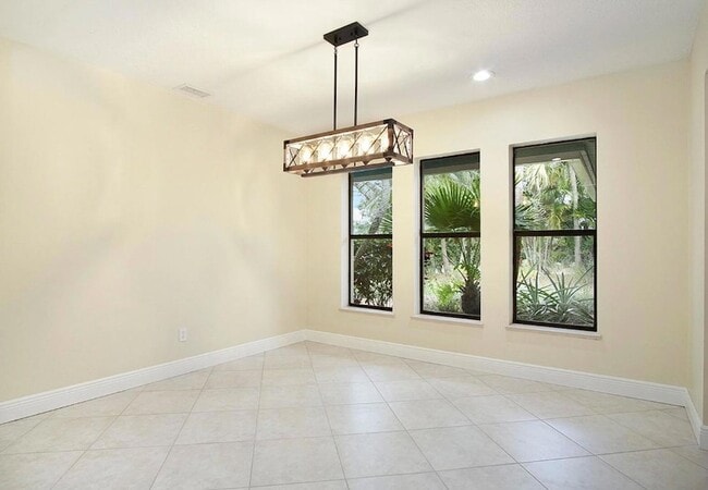 Photo - 1232 SW Knollwood Dr