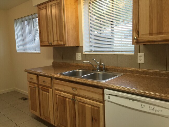 Photo - 632 N Main St Unidad 632