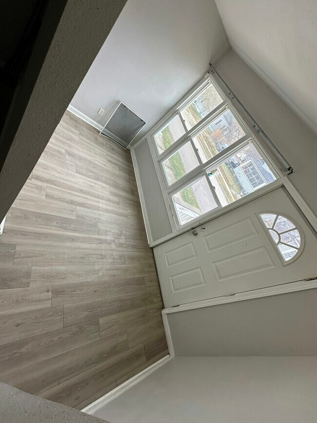 Photo - 1767 Pine St