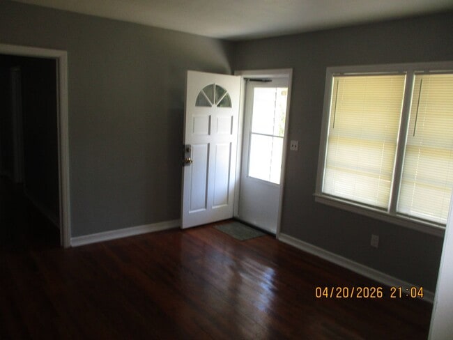 Photo - 1906 W Whitney Ave