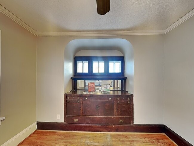 Photo - 891 Hazelwood St