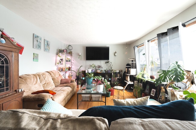 Photo - 6039-618A 18a St SE