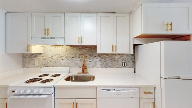 Photo - 479 Beacon St Unit 3##