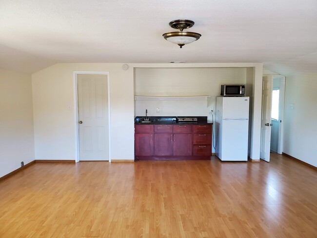 Photo - 4769 Mowry Ave Unidad 4769-upstairs
