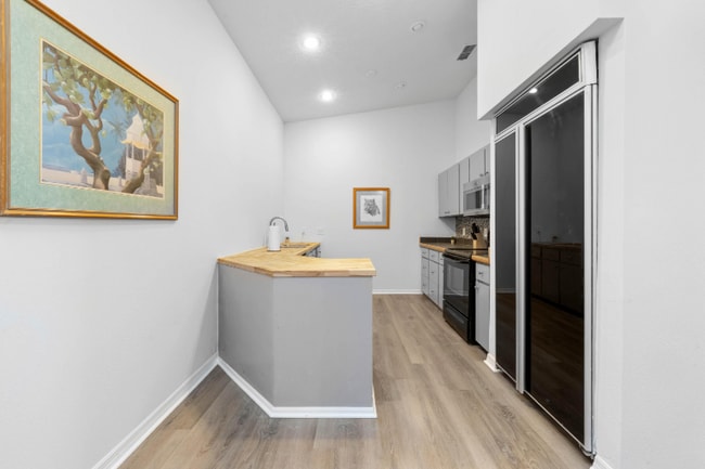 Photo - 802 Abbott Ave