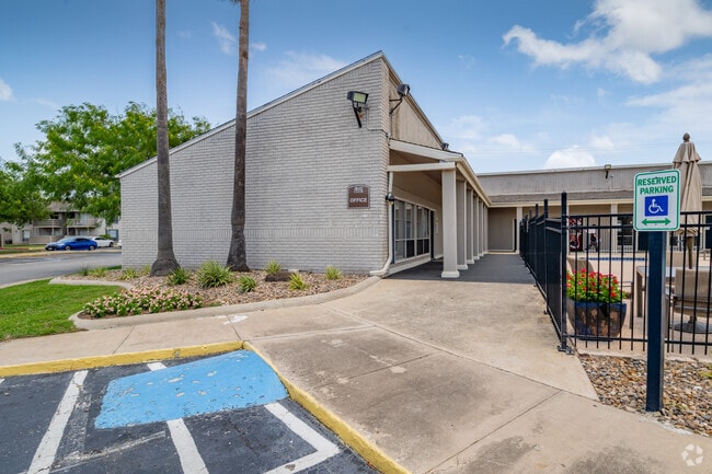Leasing Office Exterior