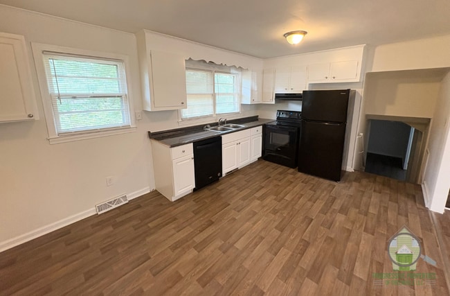Photo - 203 Daisy Dr