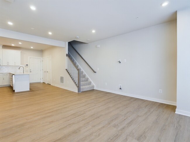 Photo - 43801 Middleway Ter