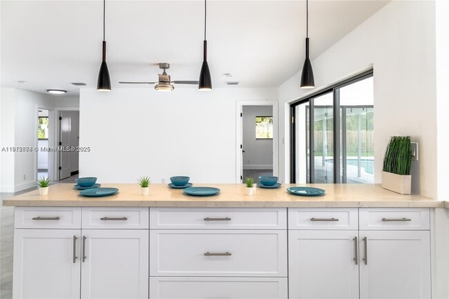 Photo - 1001 NW 6th Dr