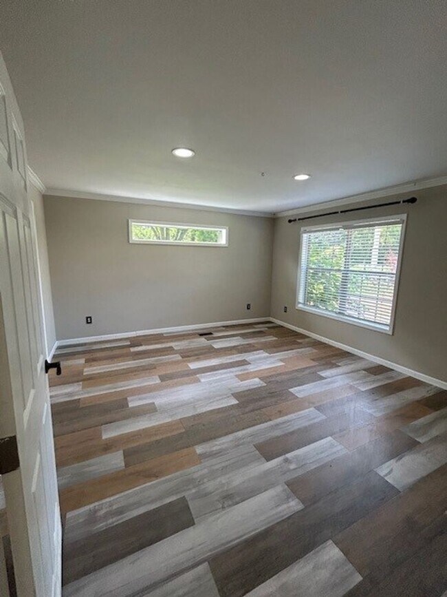 5756-A Benders Ferry Rd.